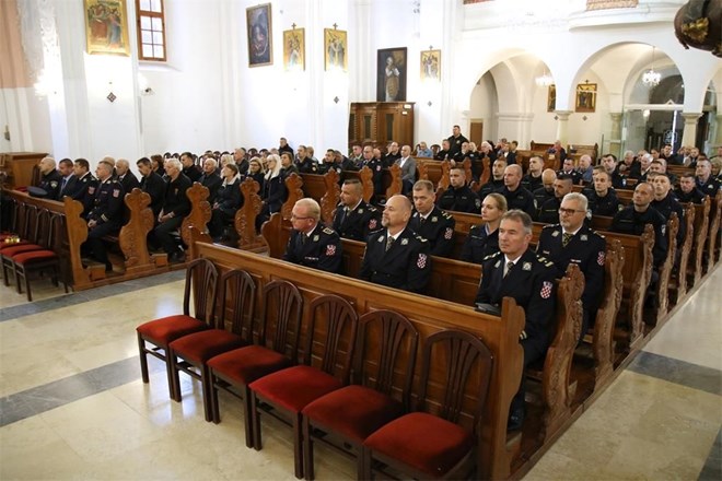 Biskup Radoš predslavio svetu misu povodom Dana policije i blagdana svetog Mihaela